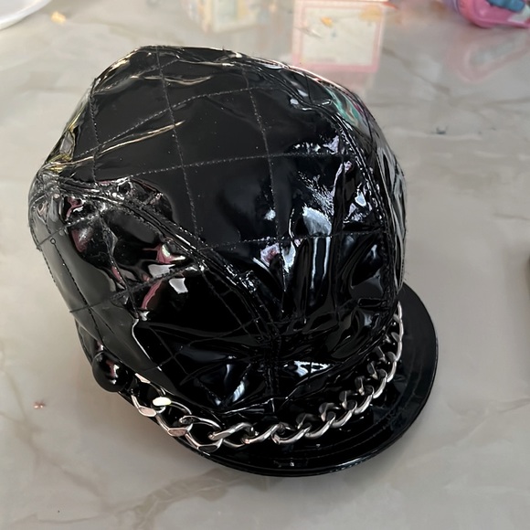 Black BURBERRY hat medium size with silver chain across the cap seminew - Picture 1 of 4